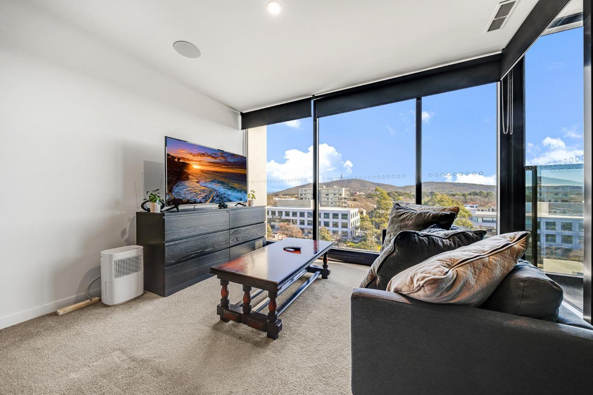 Center 2-bed With Gym, Sauna, Indoor Pool & Views