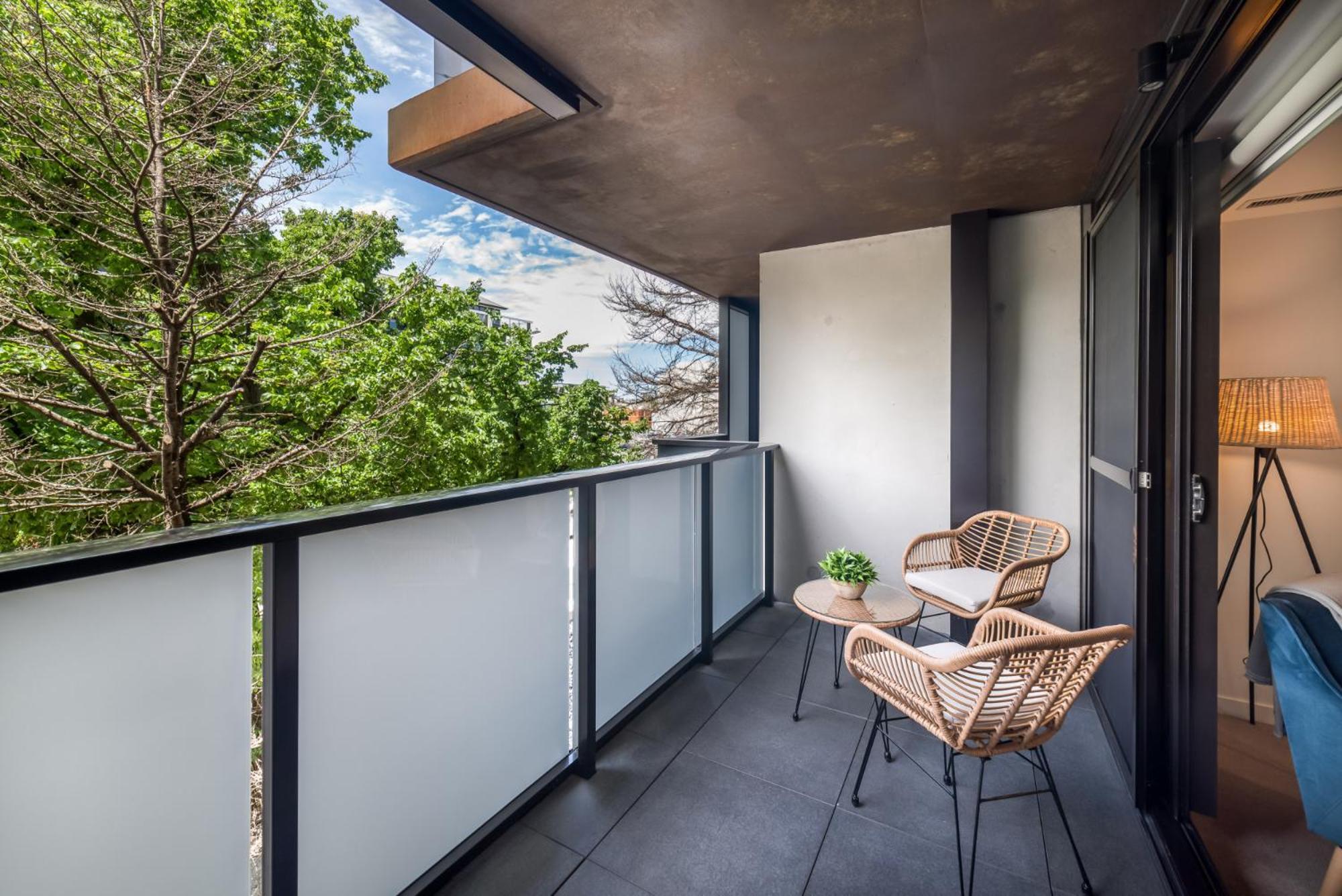 Chic 3-bed In With Pool, Sauna And Gym Apartment Canberra