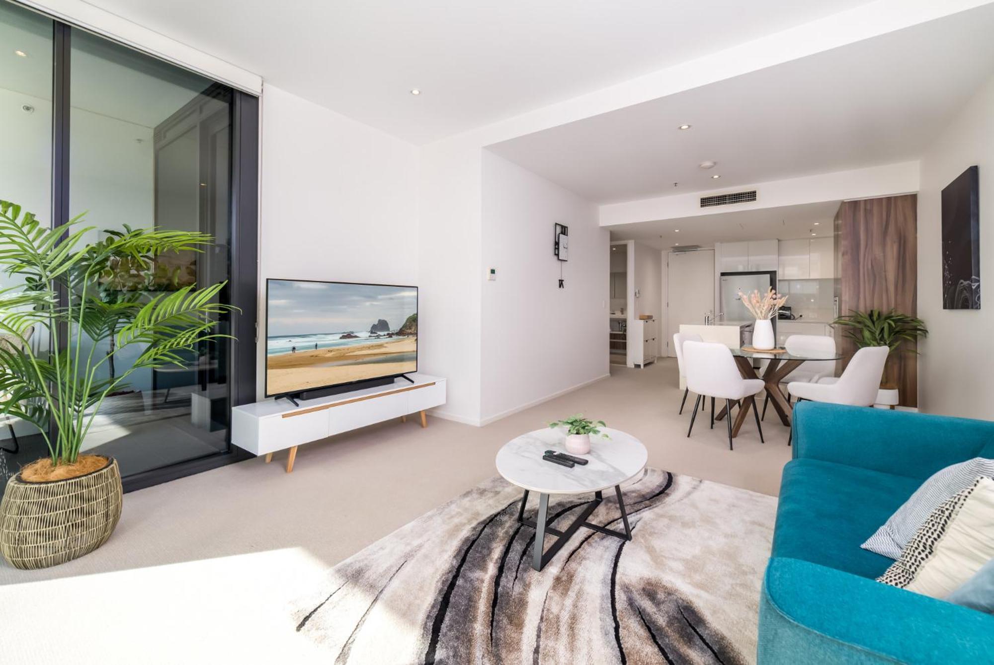 Apartment Spacious 1-bed With View In Location