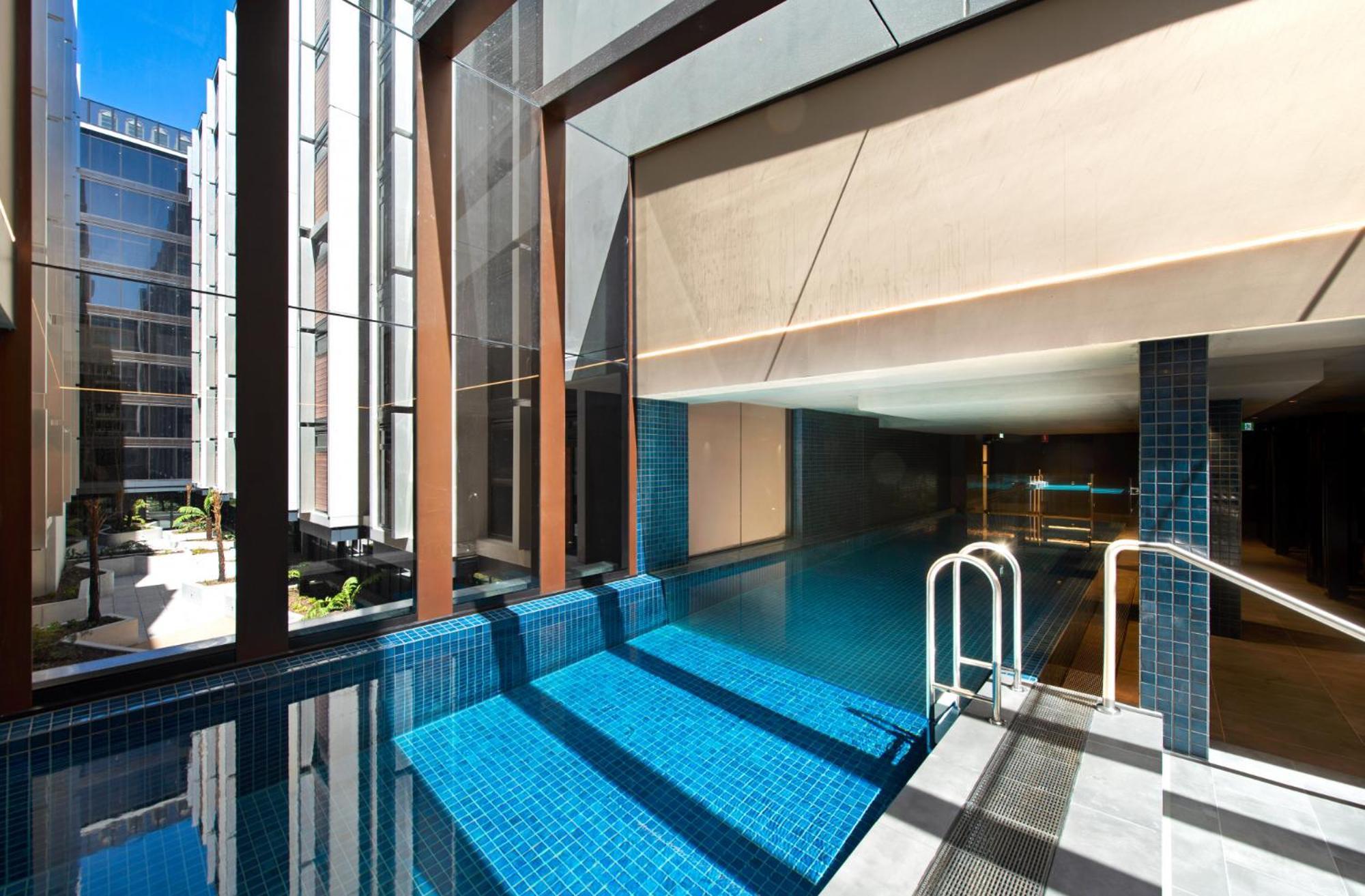 Center 2-bed With Gym, Sauna, Indoor Pool & Views * Canberra