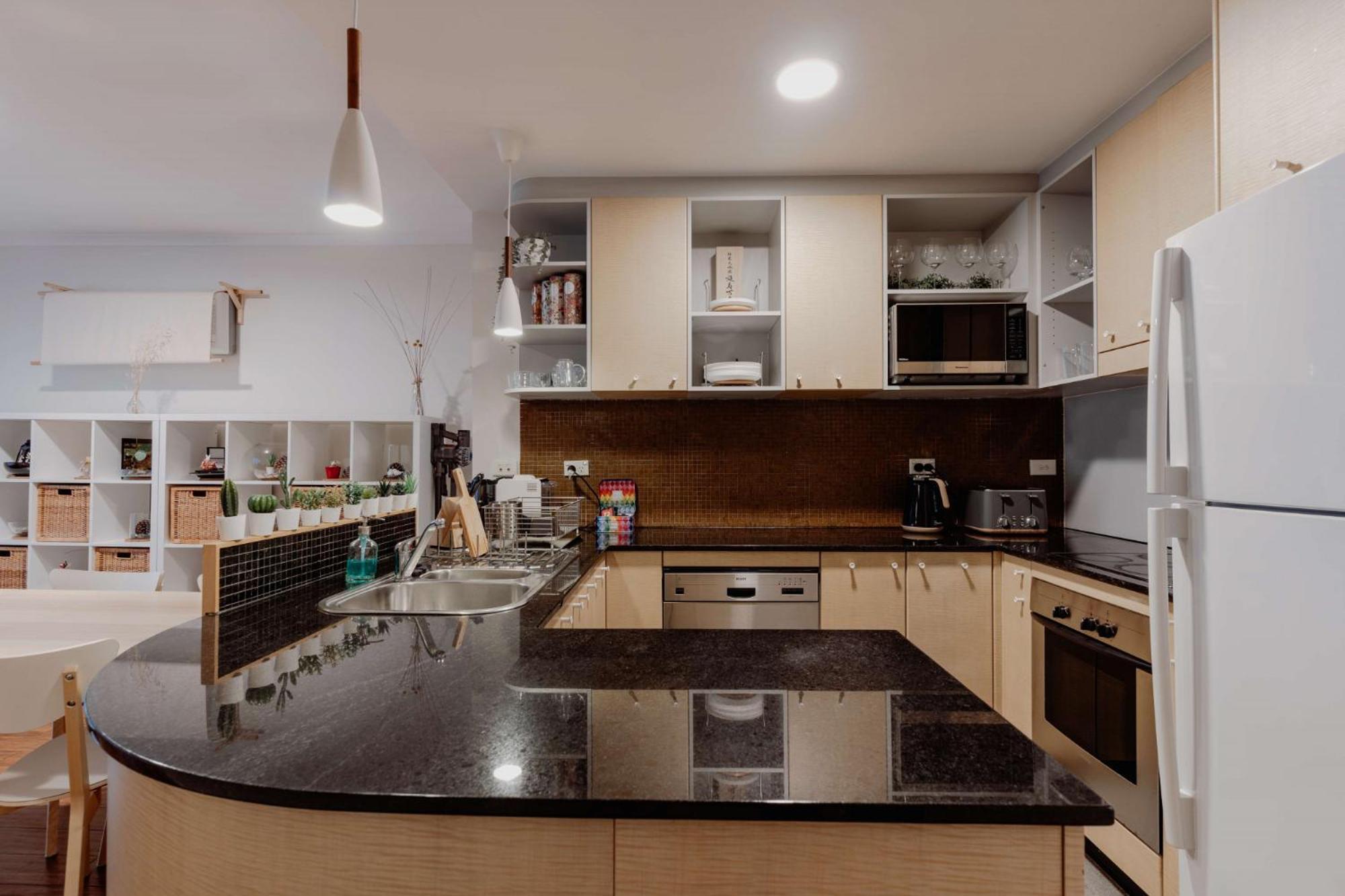 Apartment 2-bed With Gym And Secure Parking Canberra