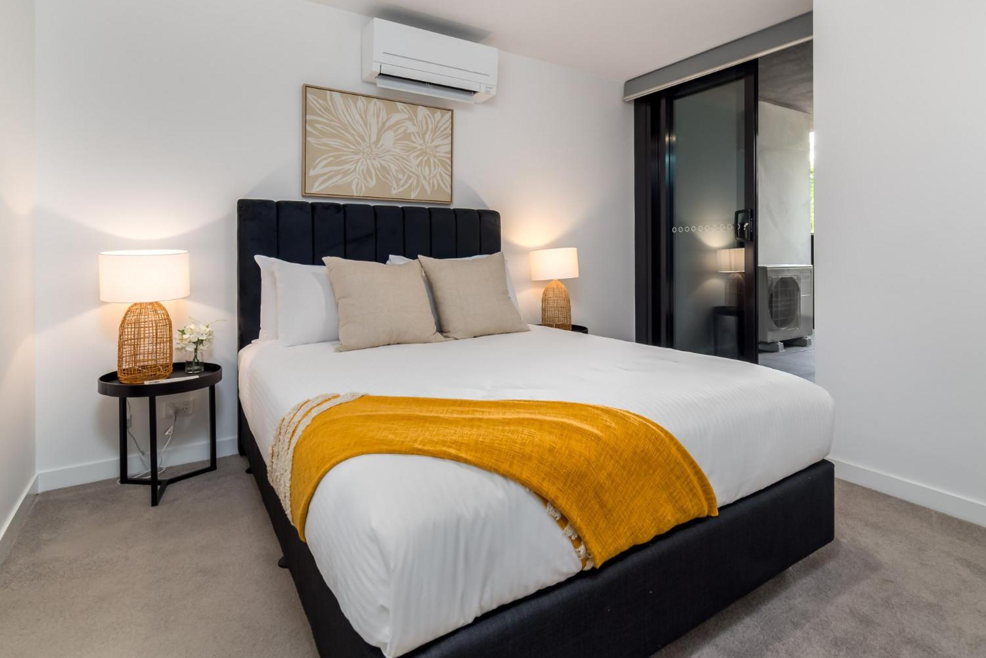Chic 3-bed In With Pool, Sauna And Gym *