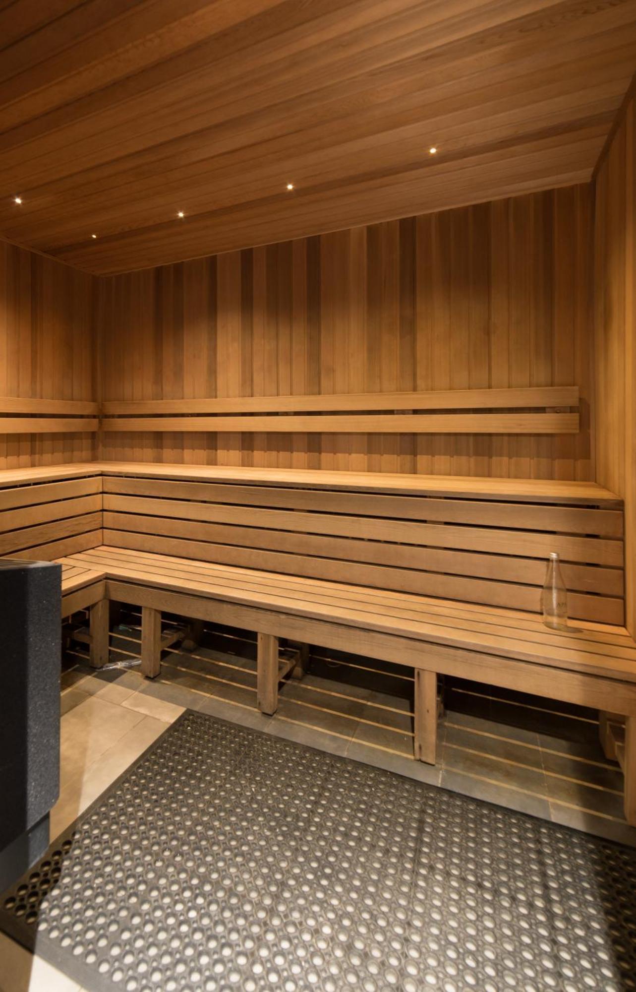 Modern 1-bed With Pool And Sauna Canberra