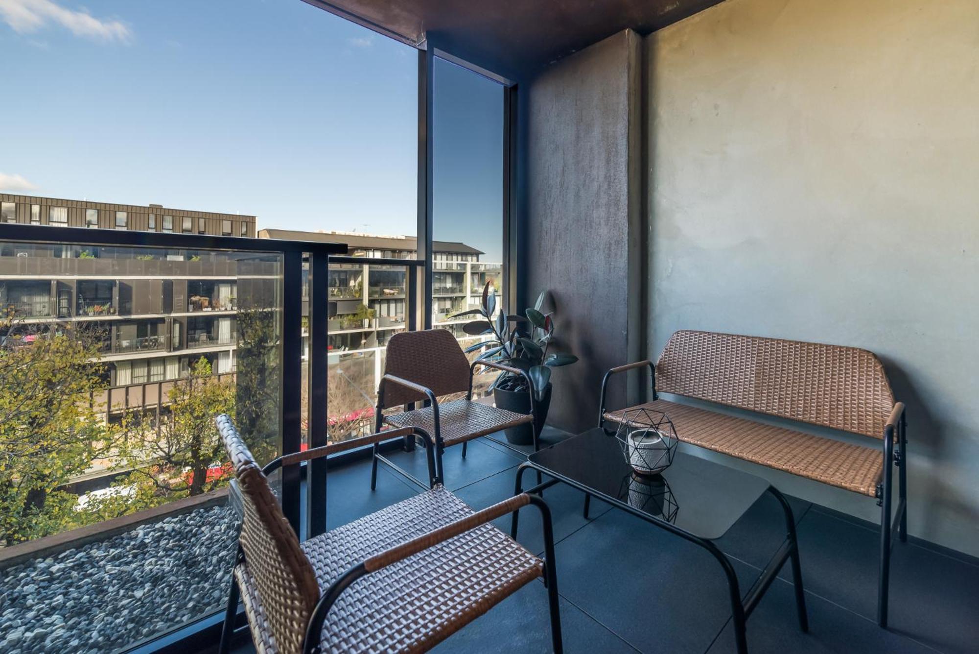 Apartment Modern 1-bed With Pool And Sauna Canberra