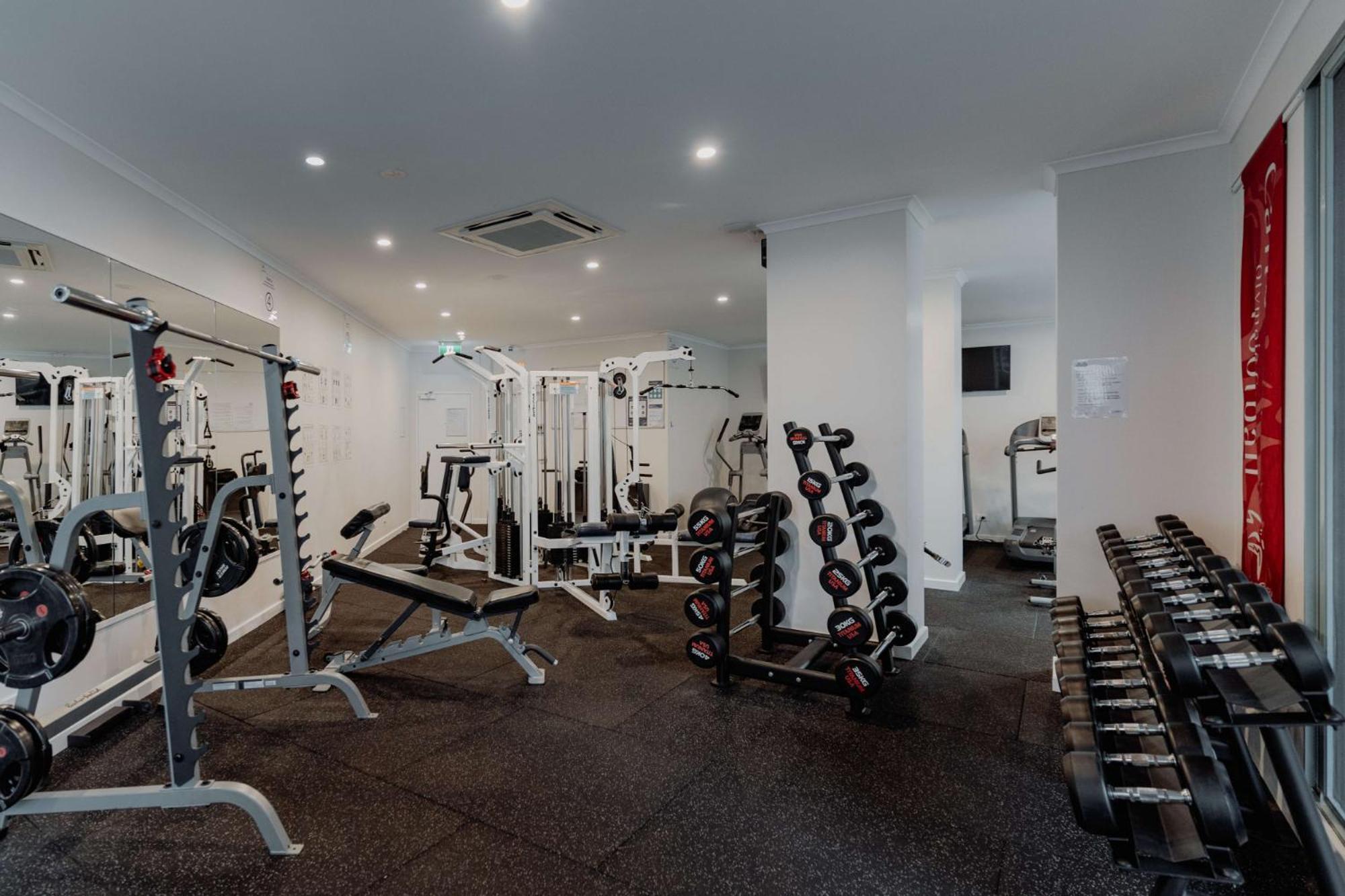 Apartment 2-bed With Gym And Secure Parking Canberra