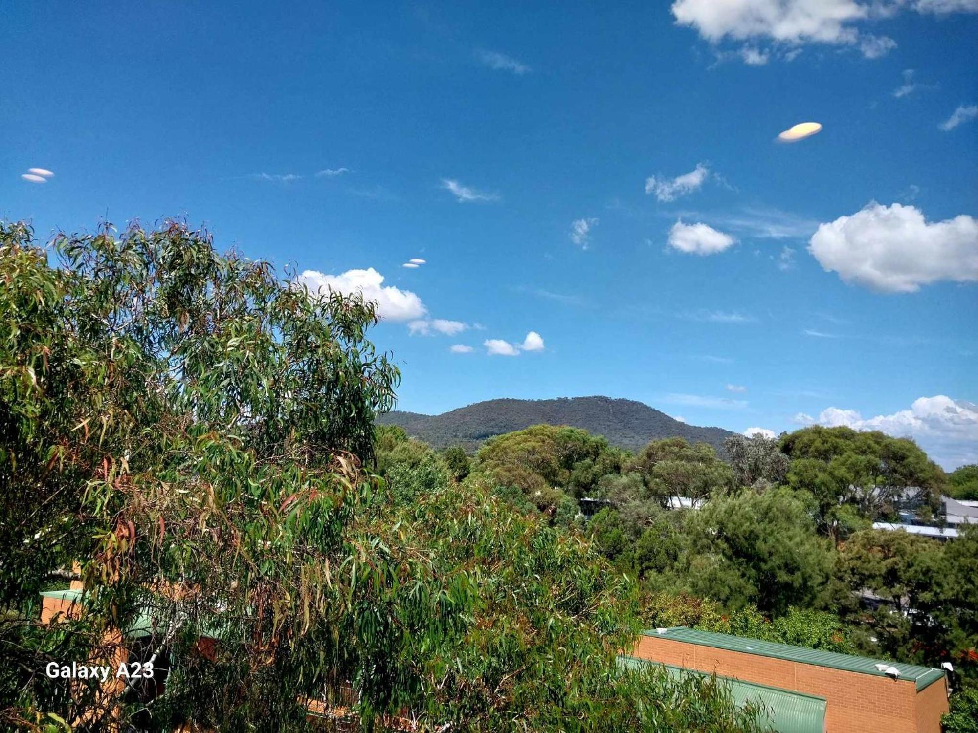Lux 2 Bed 2 Bath Secure Parking In The Heart Of Dickson,