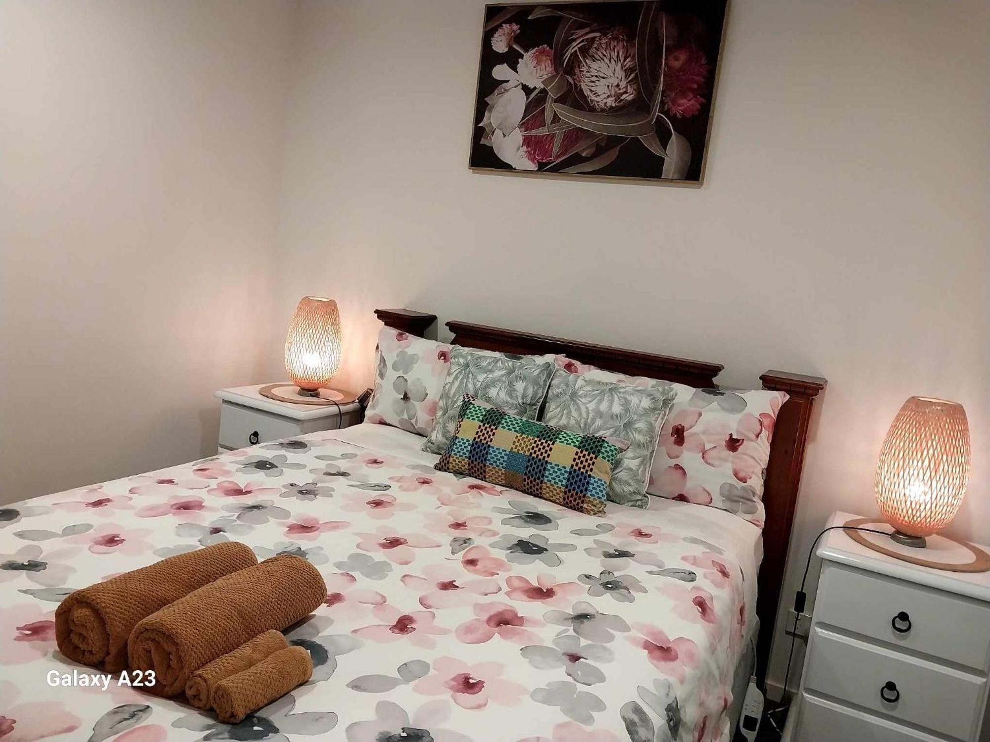 Lux 2 Bed 2 Bath Secure Parking In The Heart Of Dickson, * Canberra