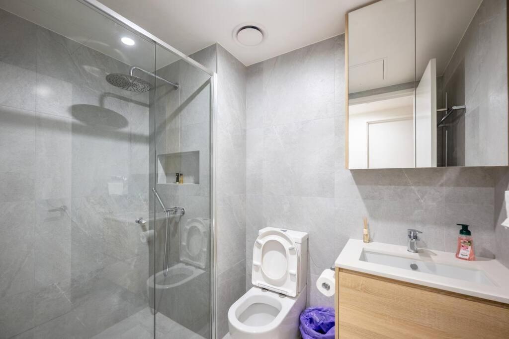 Two Bedroom Next To Centre *