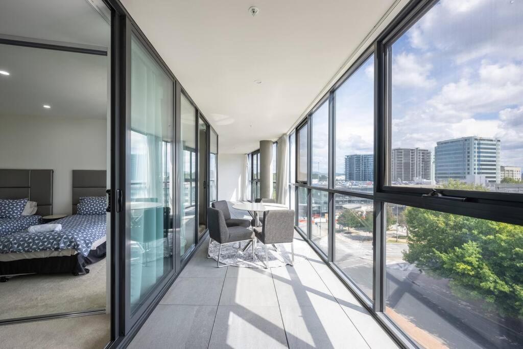 Two Bedroom Next To Centre * Canberra