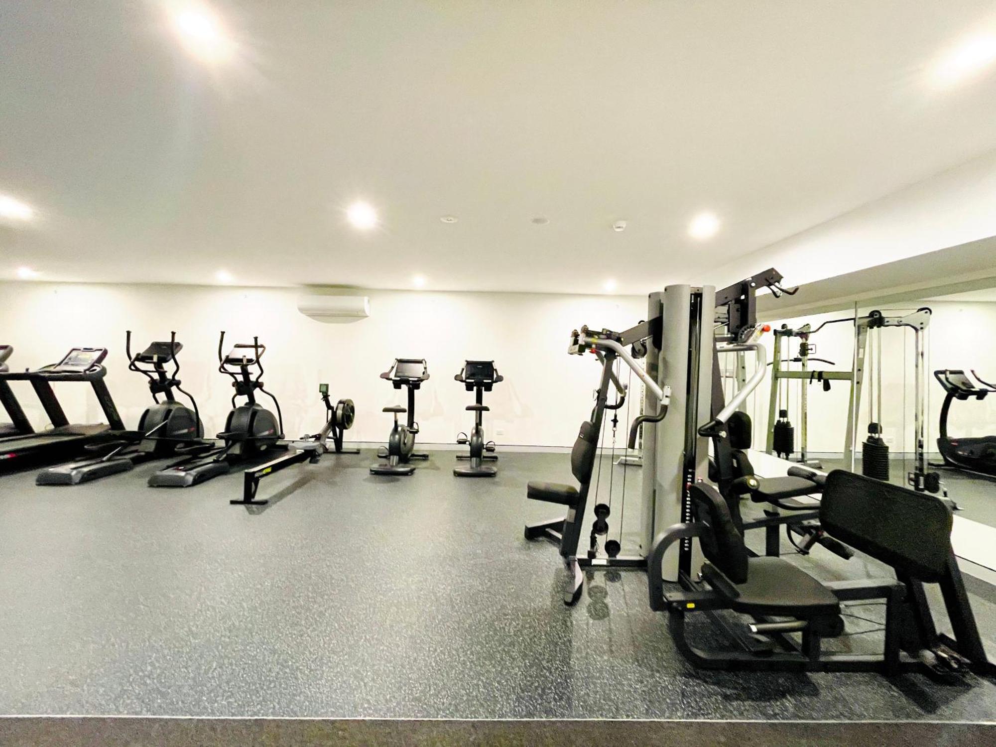 Apartment Brand New Stylish 1br Apartment, Specious Space, Free Parking, Self Check-in