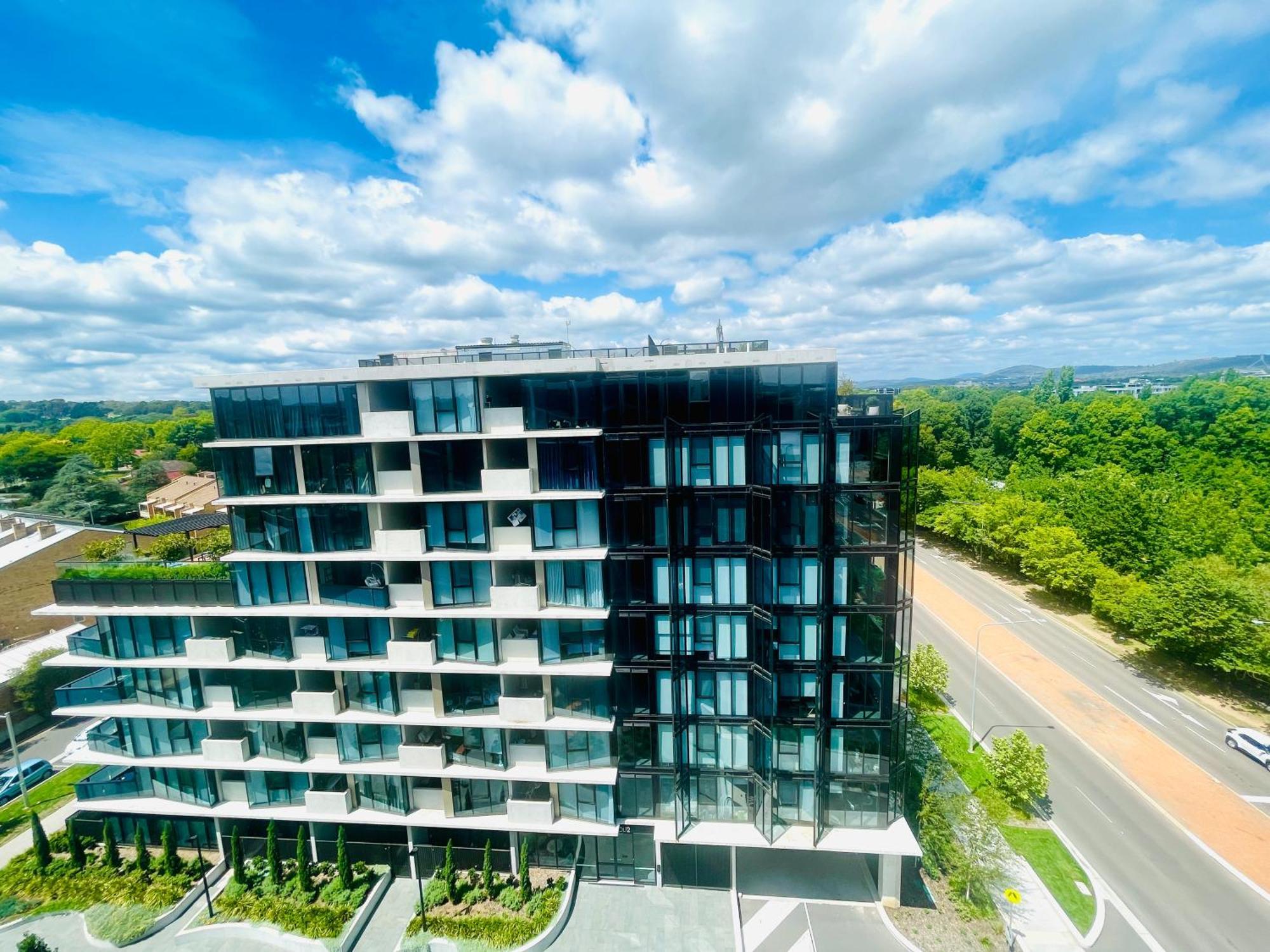 Apartment The Metropol 2br Apt, In The Heart Of Cbd 2b1b1c, Free Parking, Wi-fi
