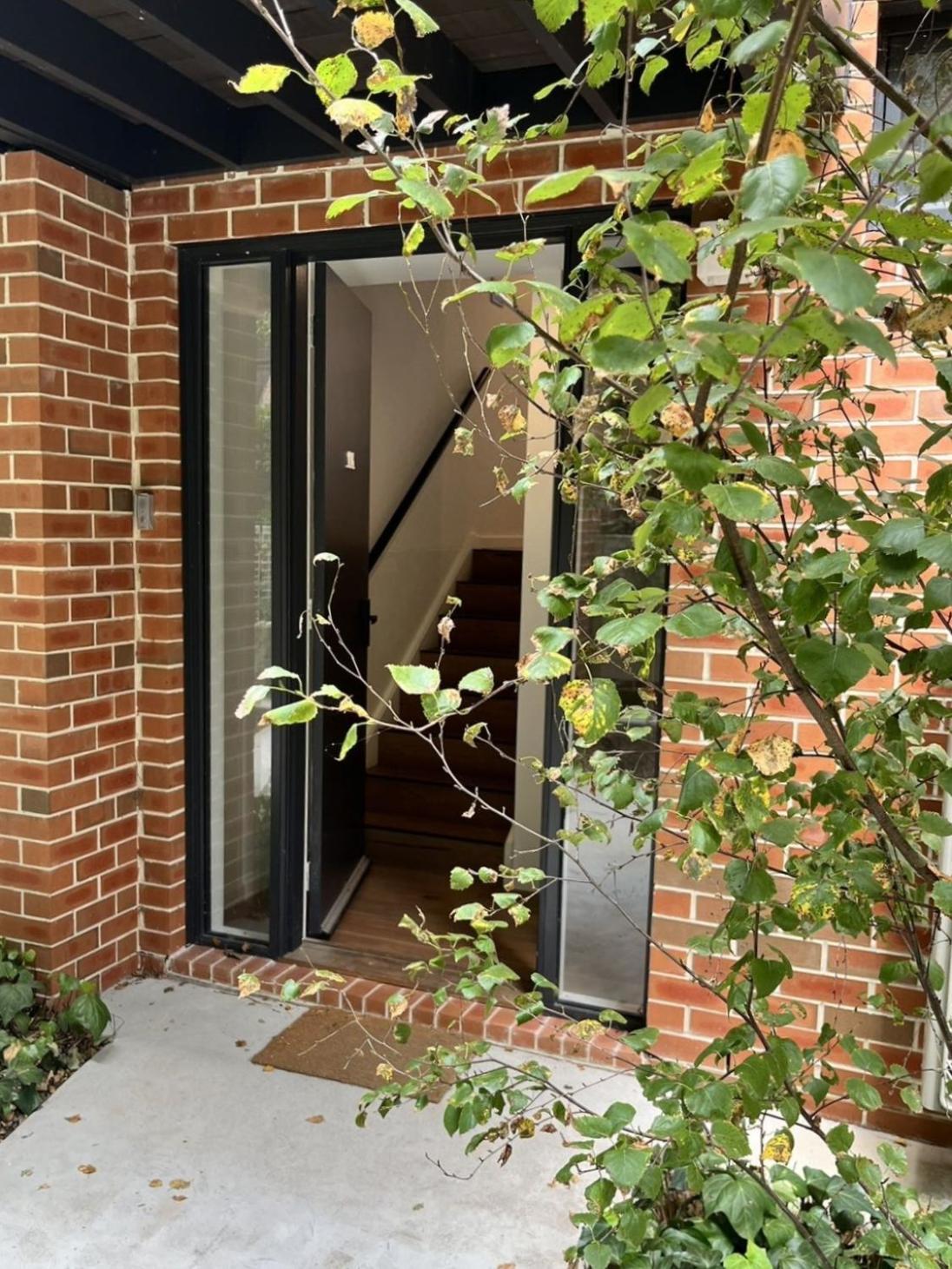 Townhouse At Apartment *