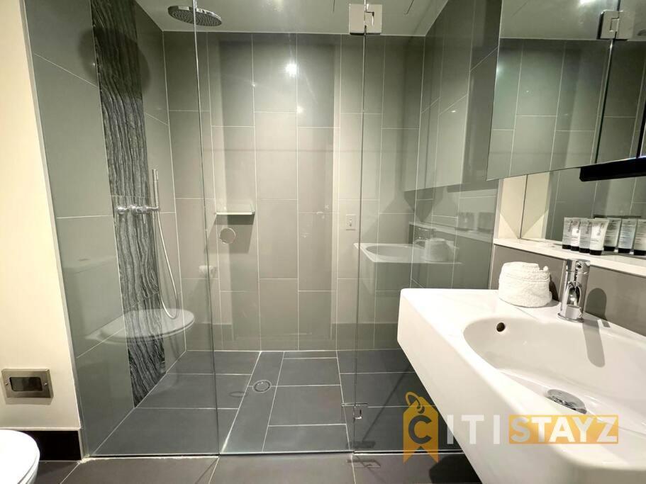 In New Acton - 2bd 2bth Apartment Canberra