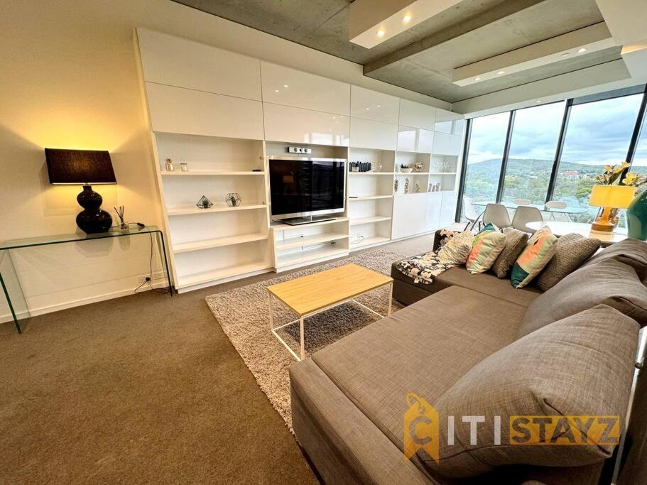 Apartment In New Acton - 2bd 2bth