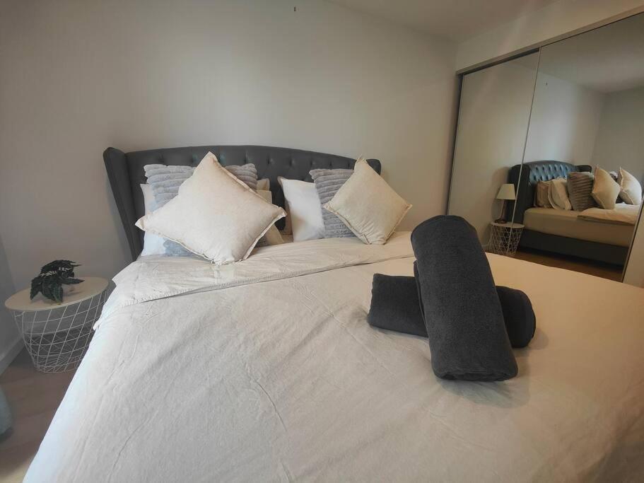 Apartment Convenient Modern 2b2b In Braddon *