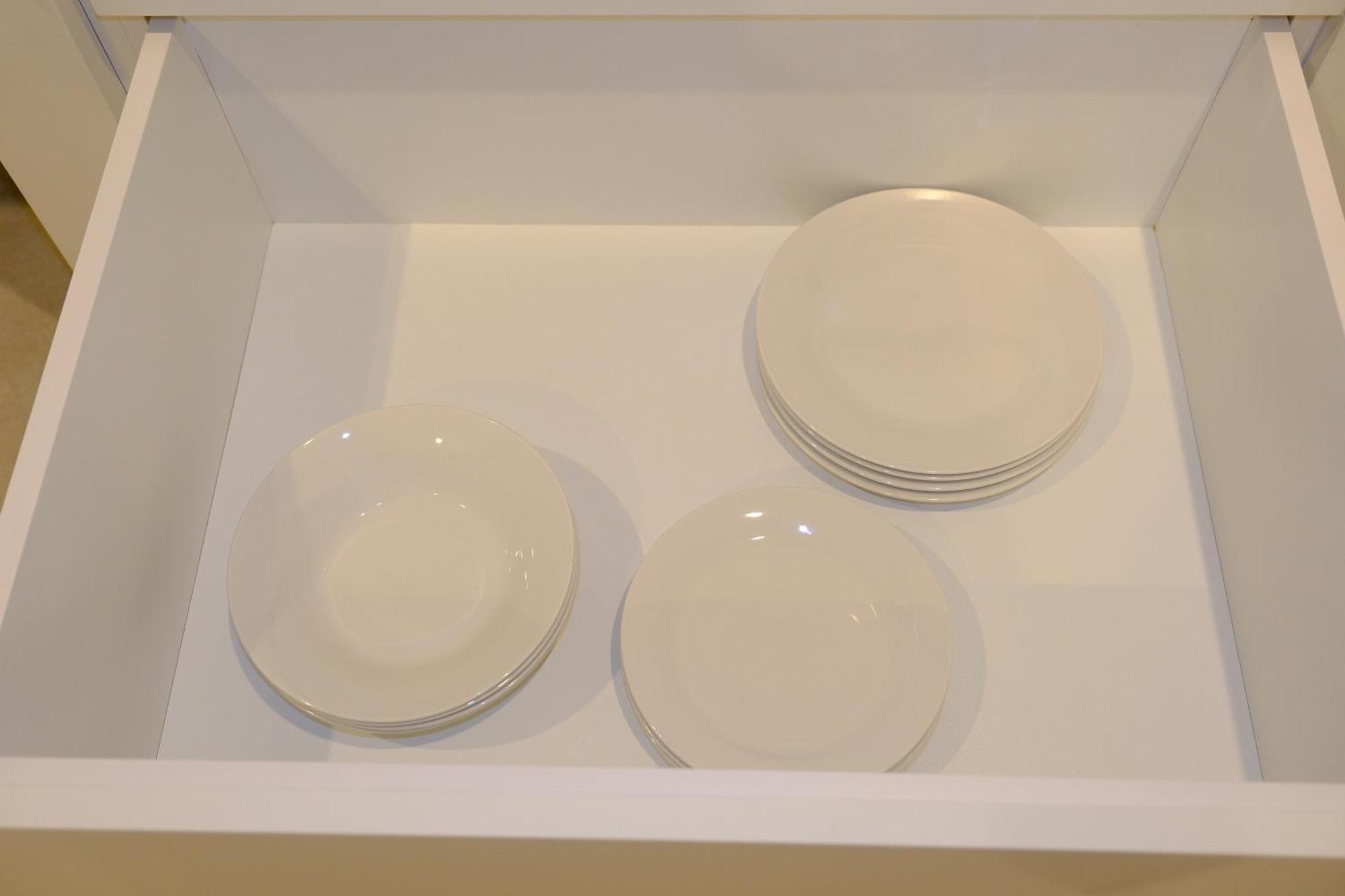 Japanese Penthouse Retreat 1b1b 2 Parking 5-min Tram-to-cbd Brekky Wifi Netflix Apartment Canberra