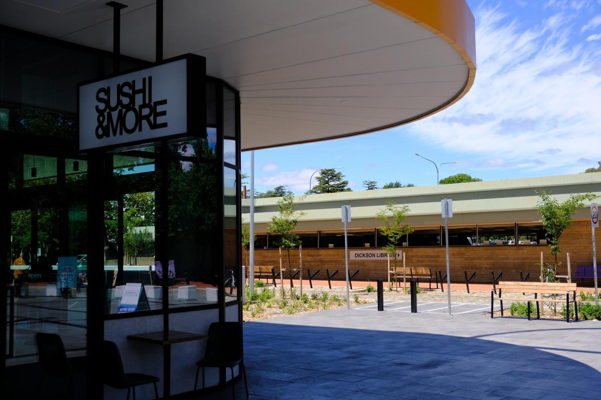 Apartment Japanese Penthouse Retreat 1b1b 2 Parking 5-min Tram-to-cbd Brekky Wifi Netflix Canberra