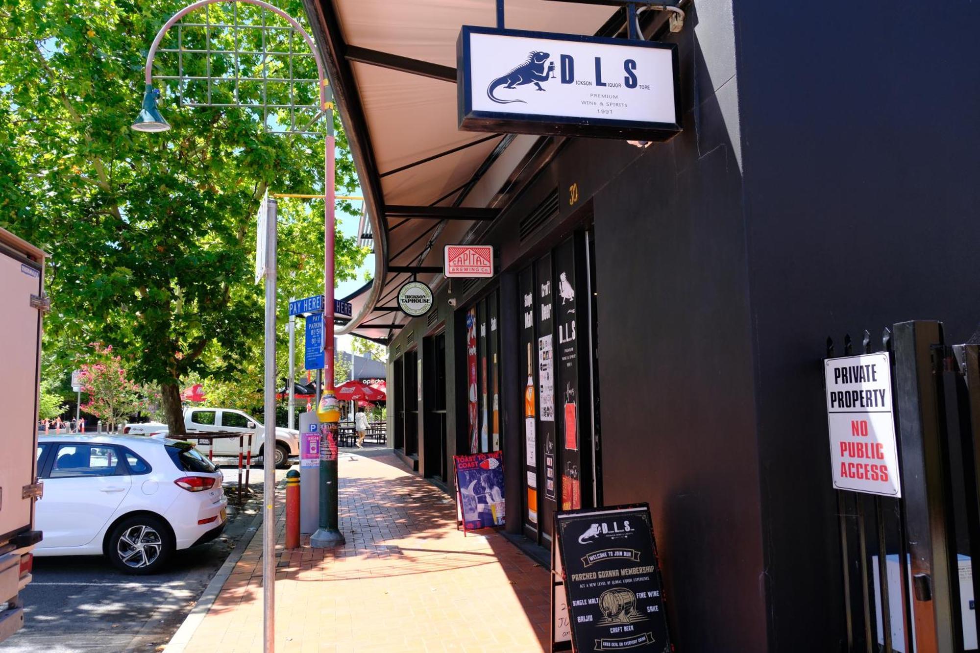 Japanese Penthouse Retreat 1b1b 2 Parking 5-min Tram-to-cbd Brekky Wifi Netflix Apartment Canberra