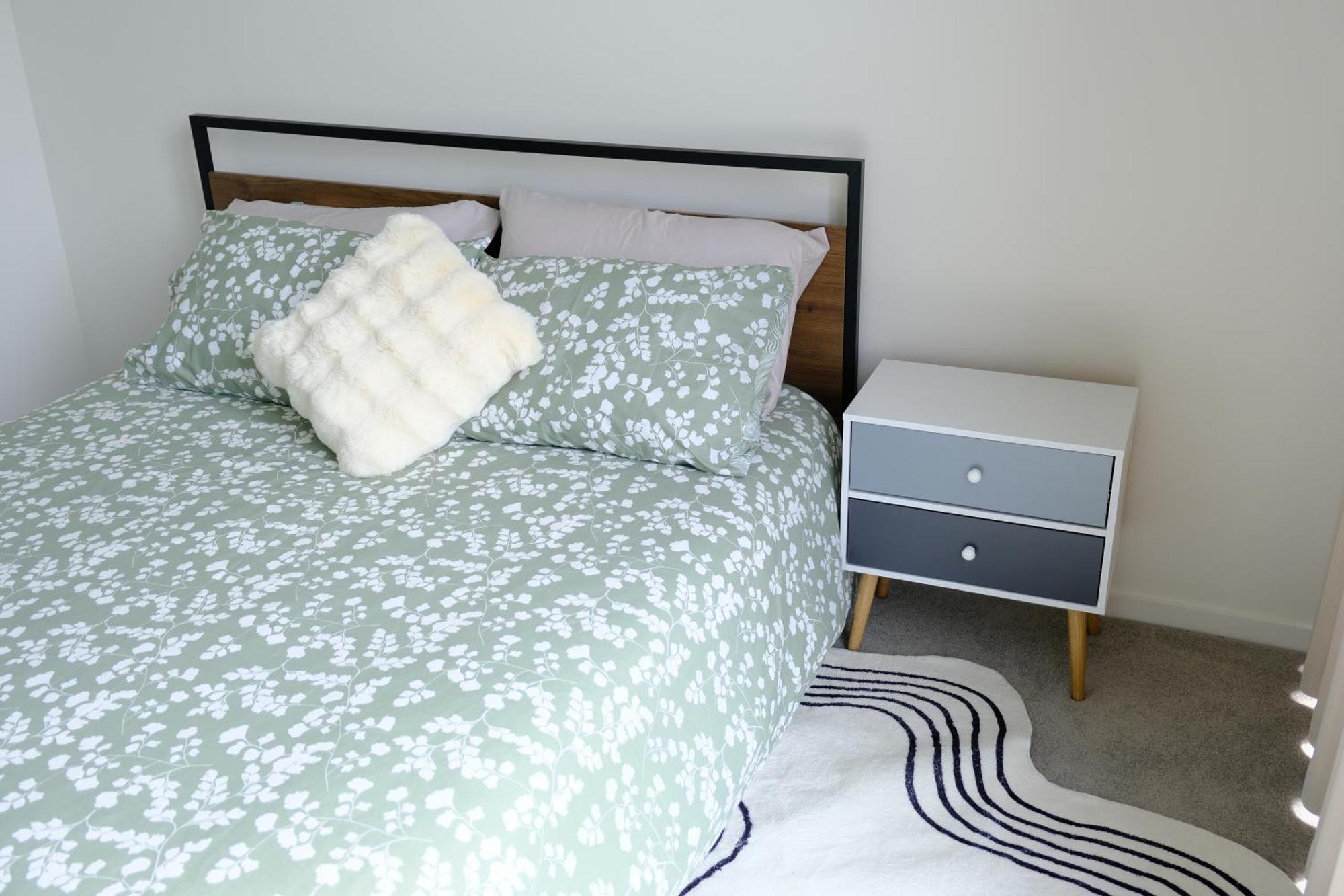 Japanese Penthouse Retreat 1b1b 2 Parking 5-min Tram-to-cbd Brekky Wifi Netflix Canberra