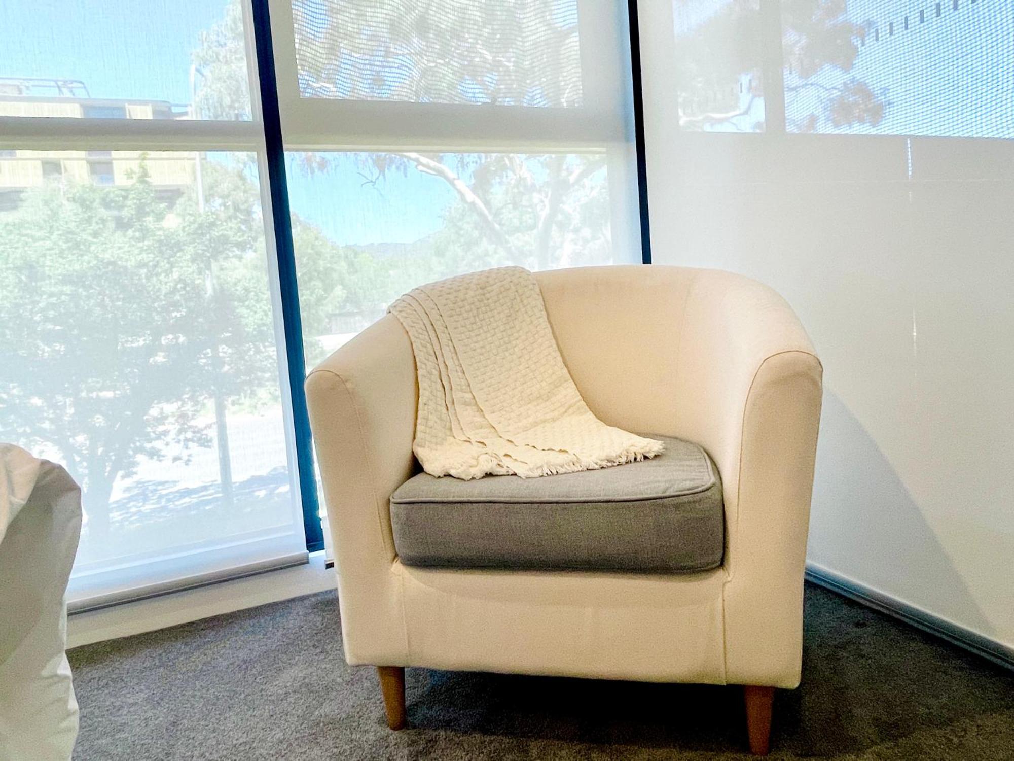 Apartment Brand New Stylish 1br Apartment, Specious Space, Free Parking, Self Check-in