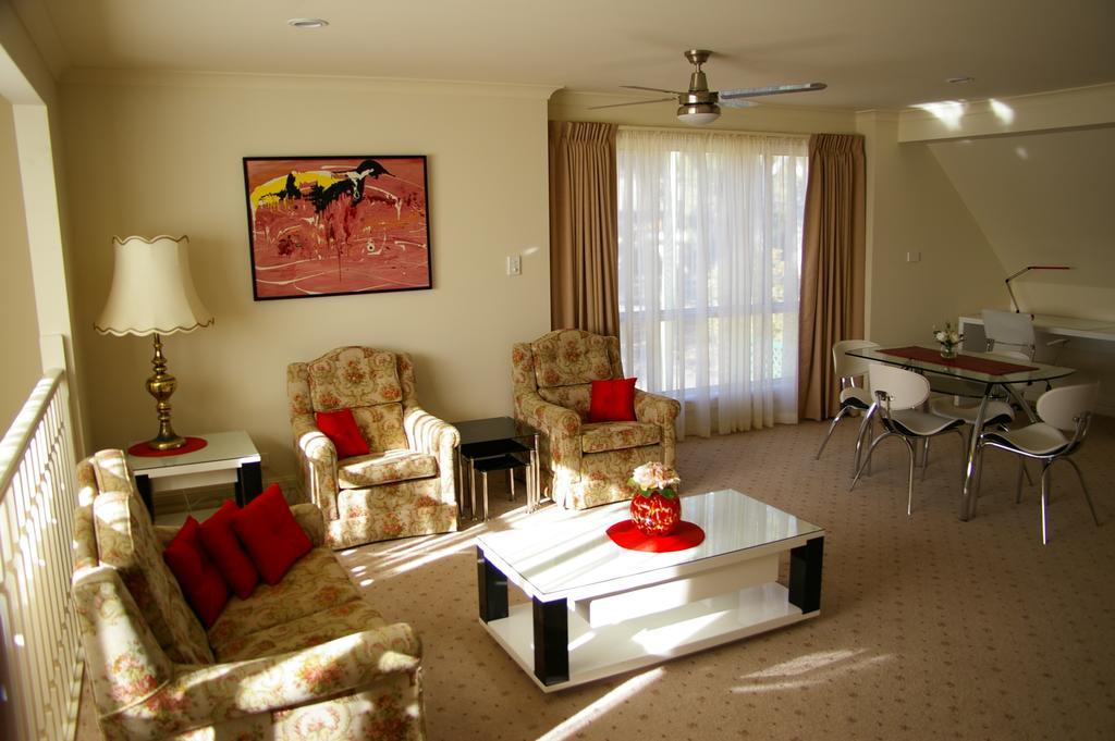 Deakin Apartment