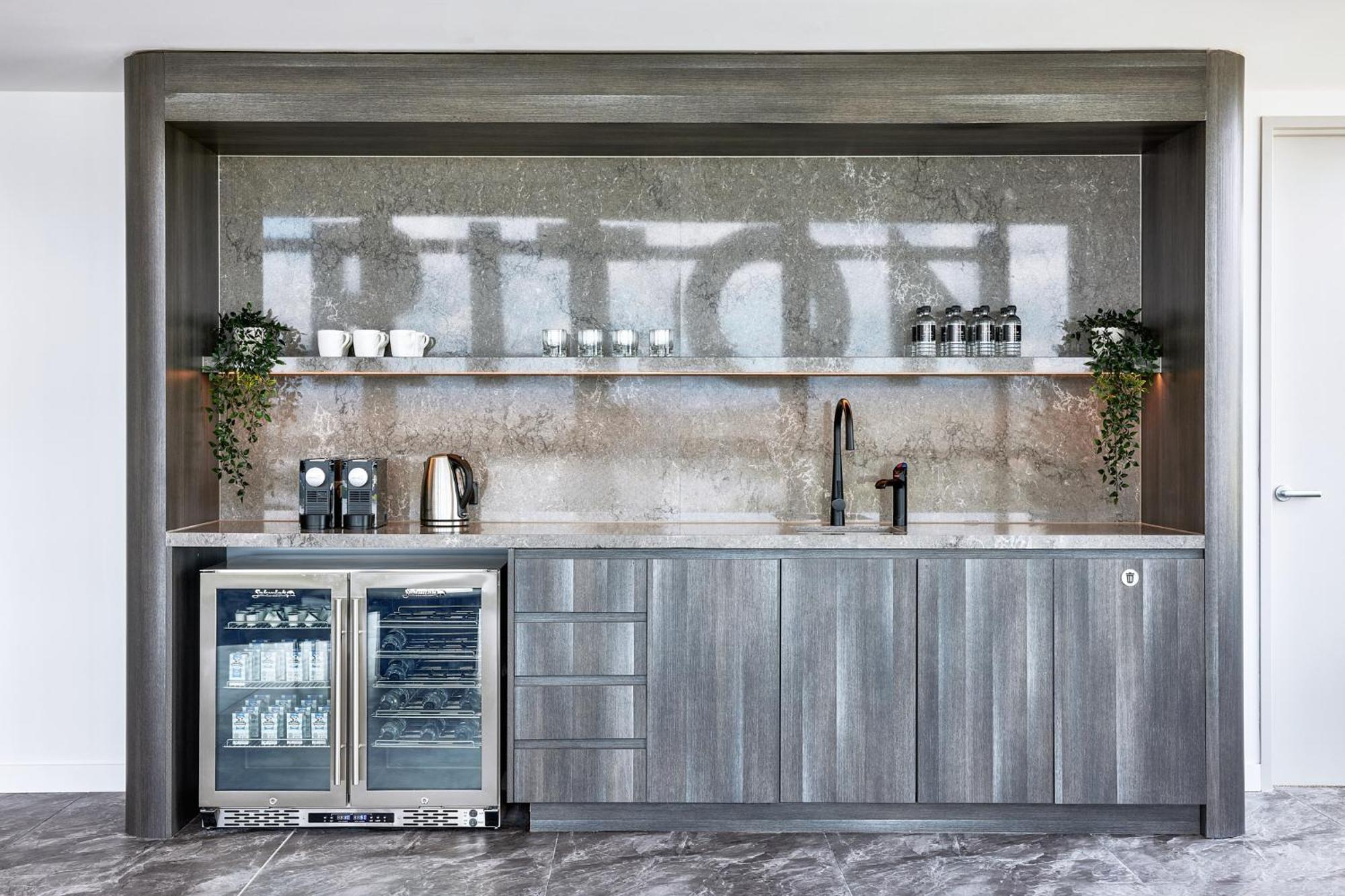 Aparthotel Meriton Suites