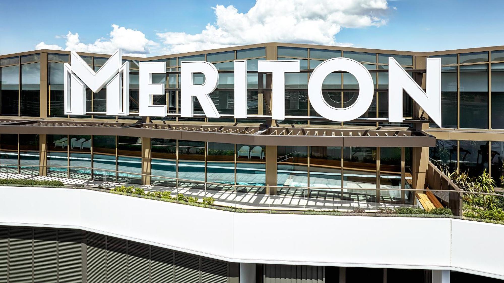 Aparthotel Meriton Suites