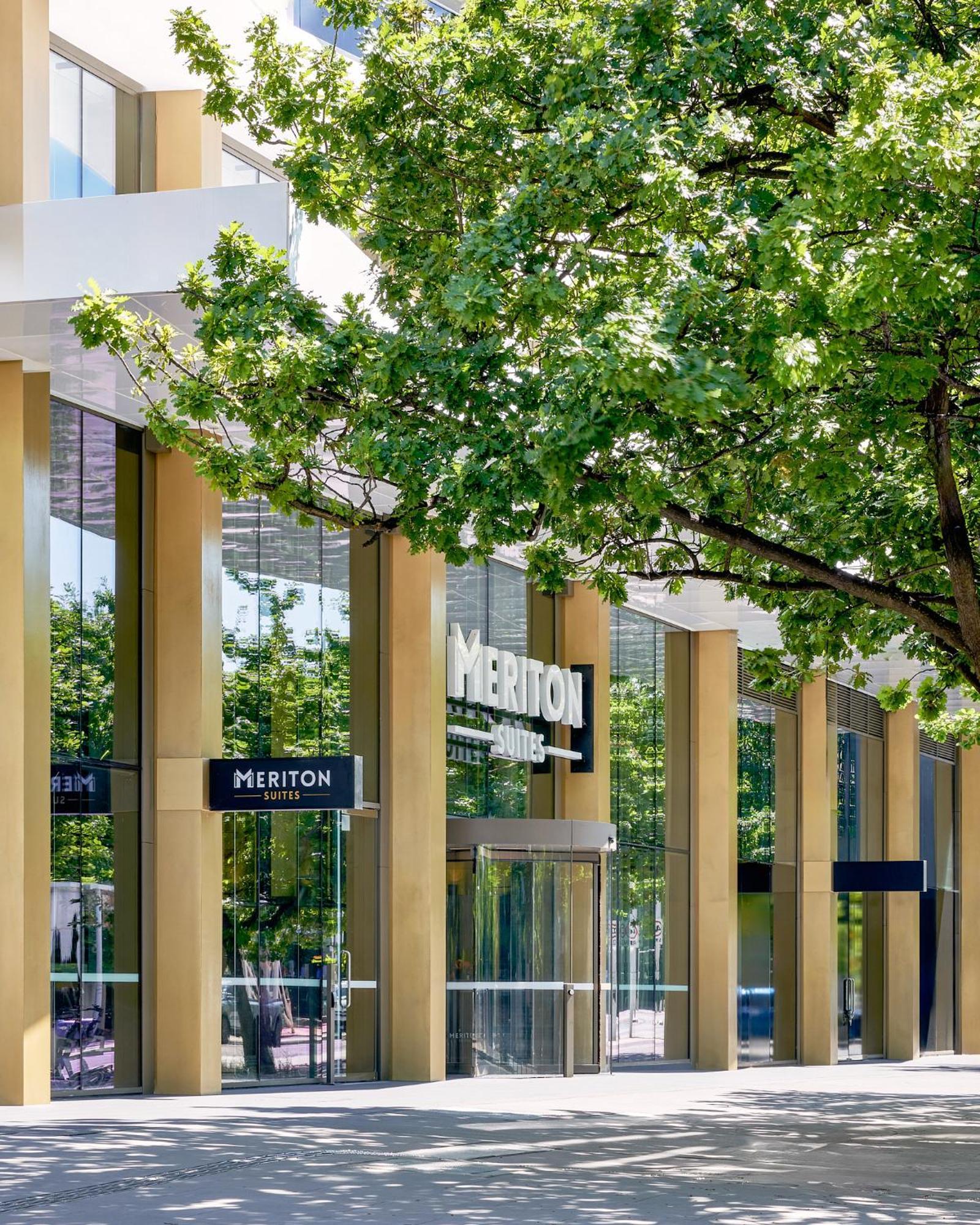 Meriton Suites Aparthotel