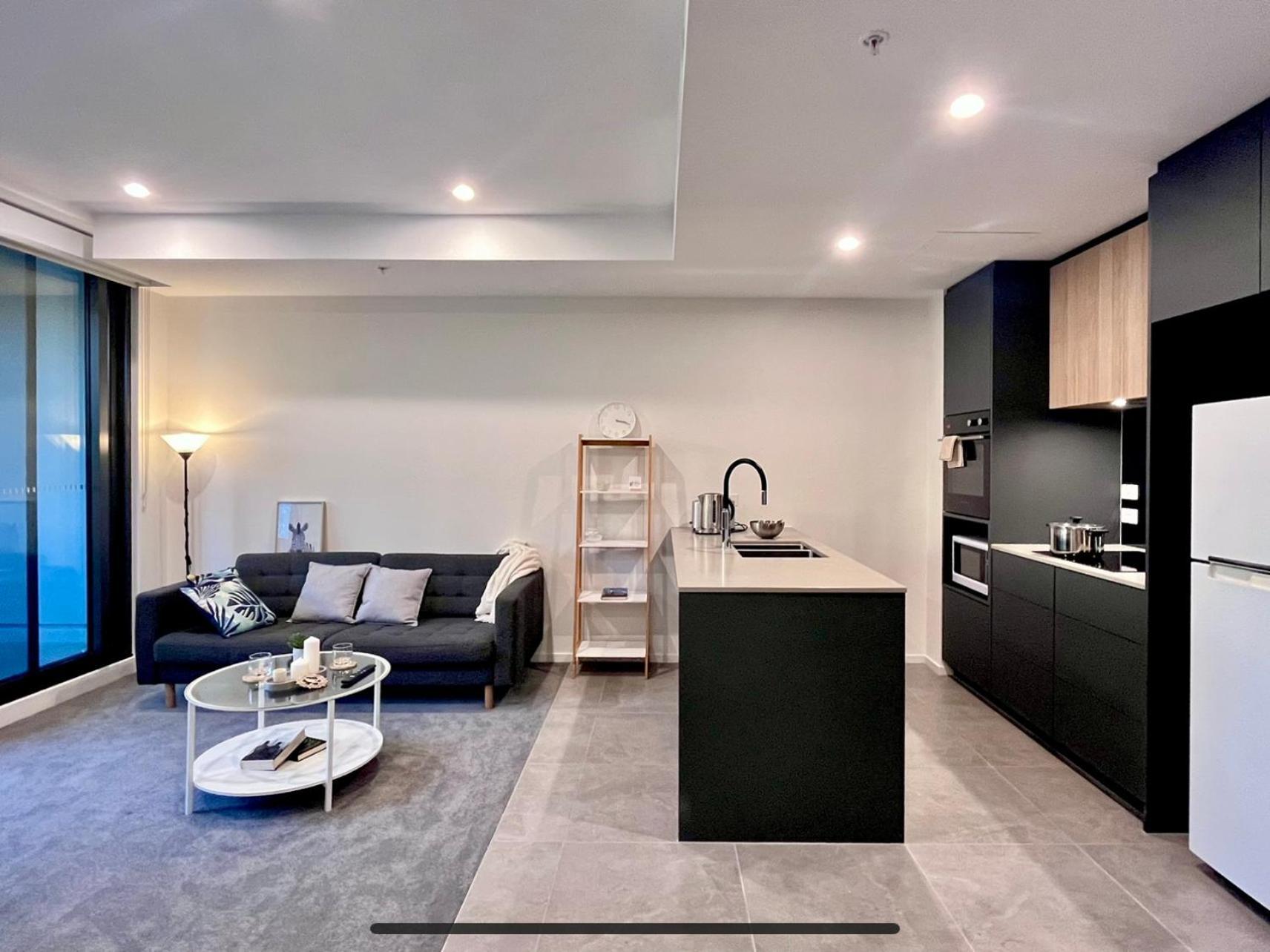 Brand New Stylish 1br Apartment, Specious Space, Free Parking, Self Check-in * Canberra