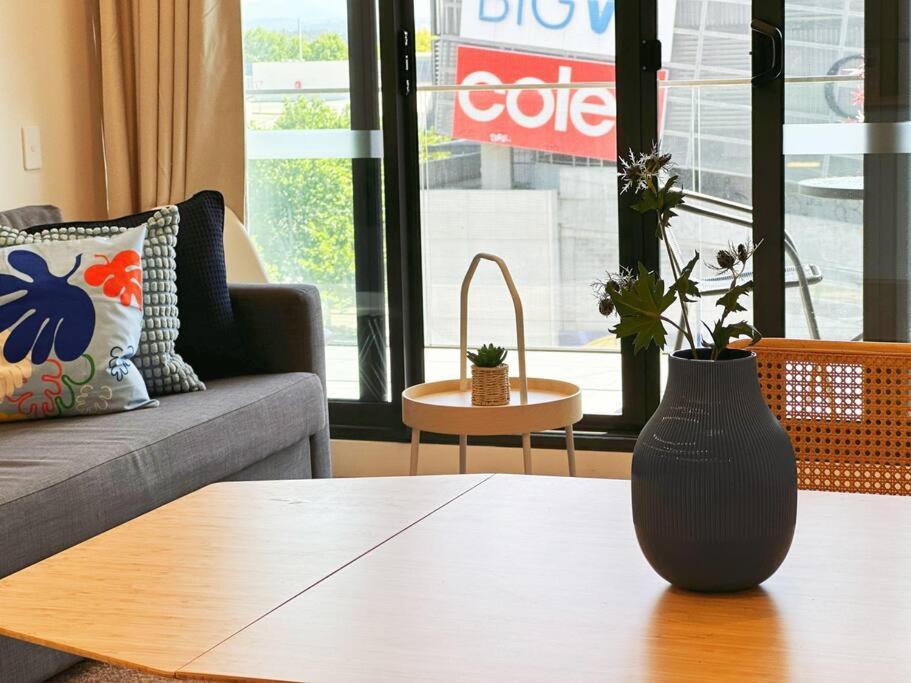 Apartment Lovely 1br Free Parking & Facing Mall