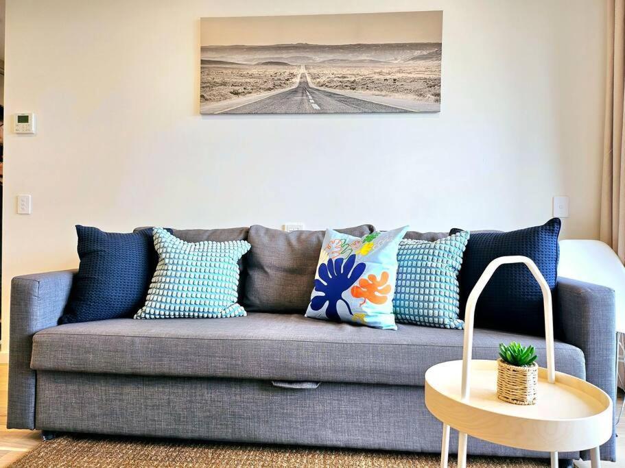 Lovely 1br Free Parking & Facing Mall Apartment Canberra