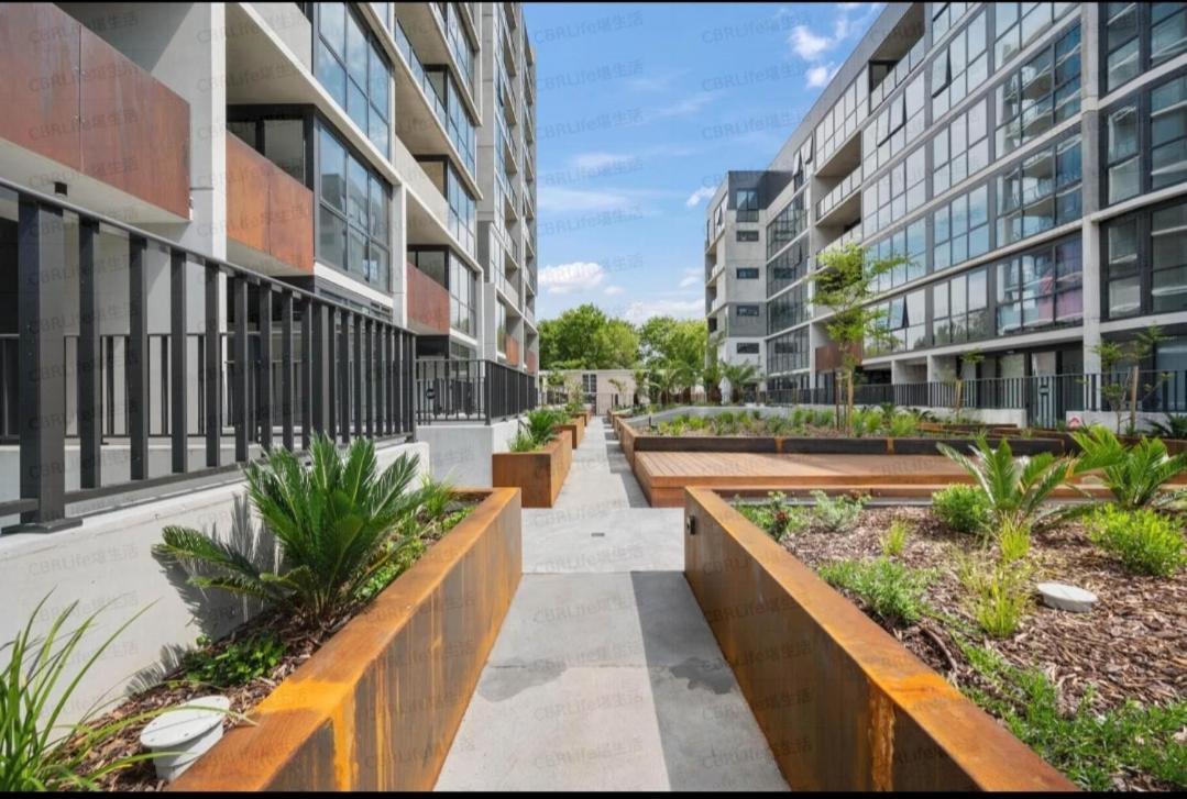Brand-new 1-bedroom At Inner North Suburb Apartment *