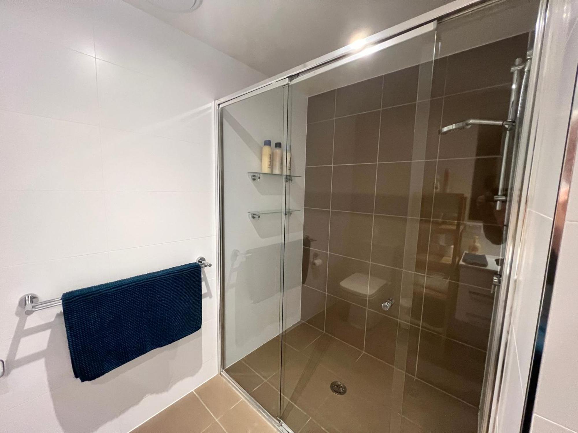 Envy 11 Luxe Spacious 1br Apt Braddon Wifi Wine Secure Parking * Canberra