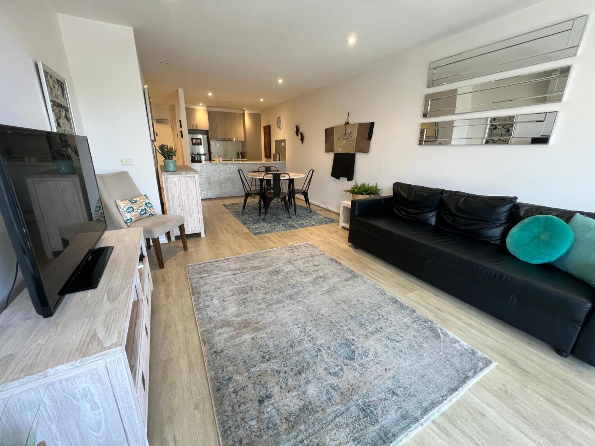 Envy 11 Luxe Spacious 1br Apt Braddon Wifi Wine Secure Parking Canberra