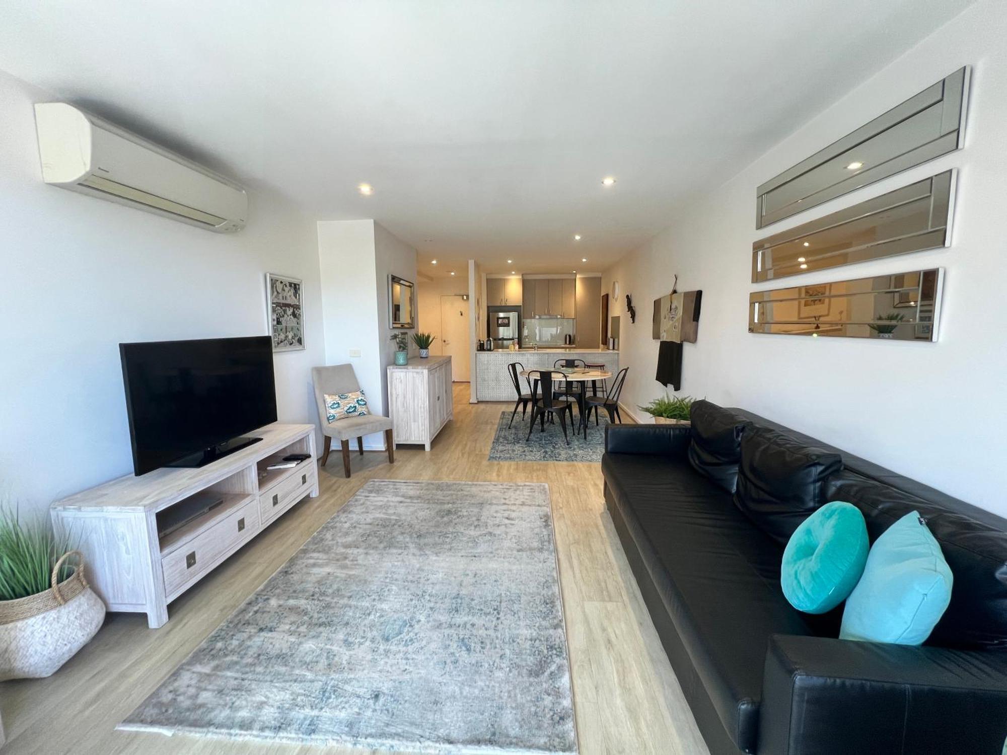 Envy 11 Luxe Spacious 1br Apt Braddon Wifi Wine Secure Parking Apartment Canberra