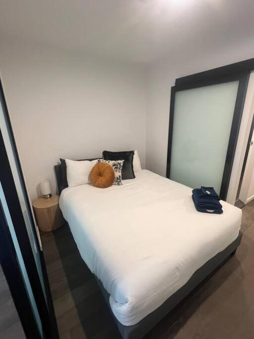 Apartment Cbd - Pool - Sleeps 4 - Parking *