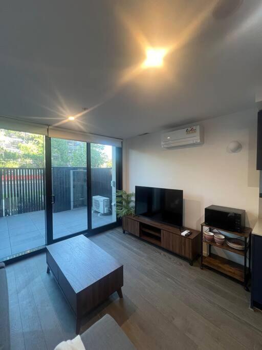 Cbd - Pool - Sleeps 4 - Parking Apartment