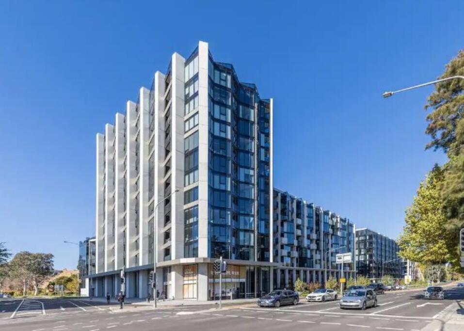 Apartment Cbd - Pool - Sleeps 4 - Parking *