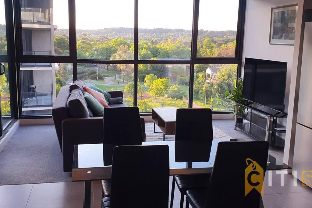 Apartment Lovely In Lyneham - 1bd 1bth