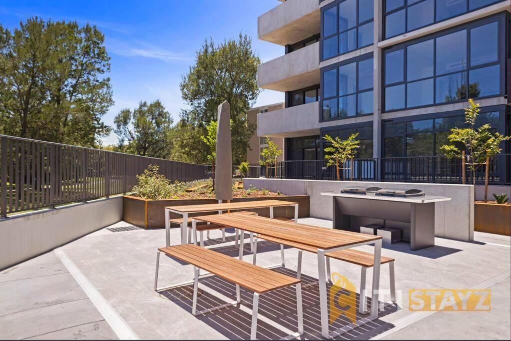 Lovely In Lyneham - 1bd 1bth Apartment *
