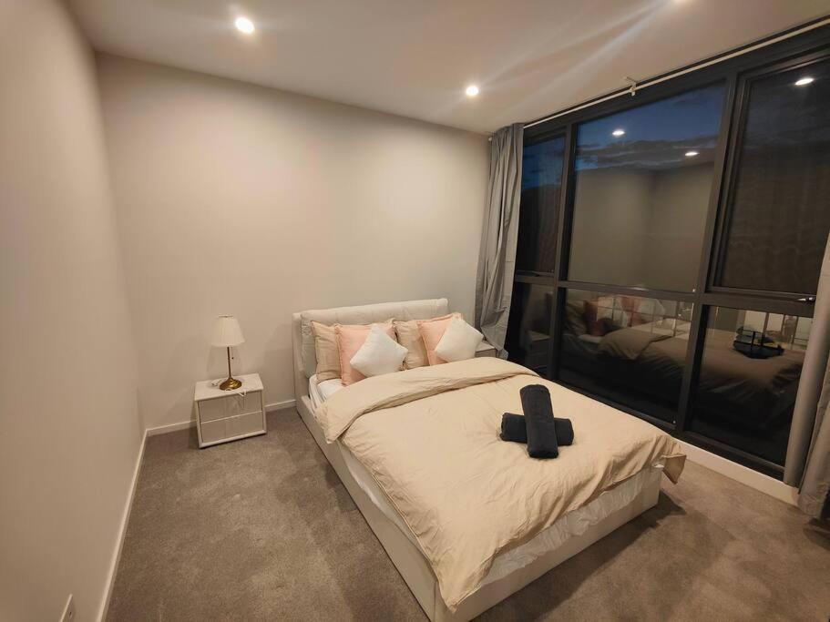 Brand New 2b1b Apt @ Inner North Of