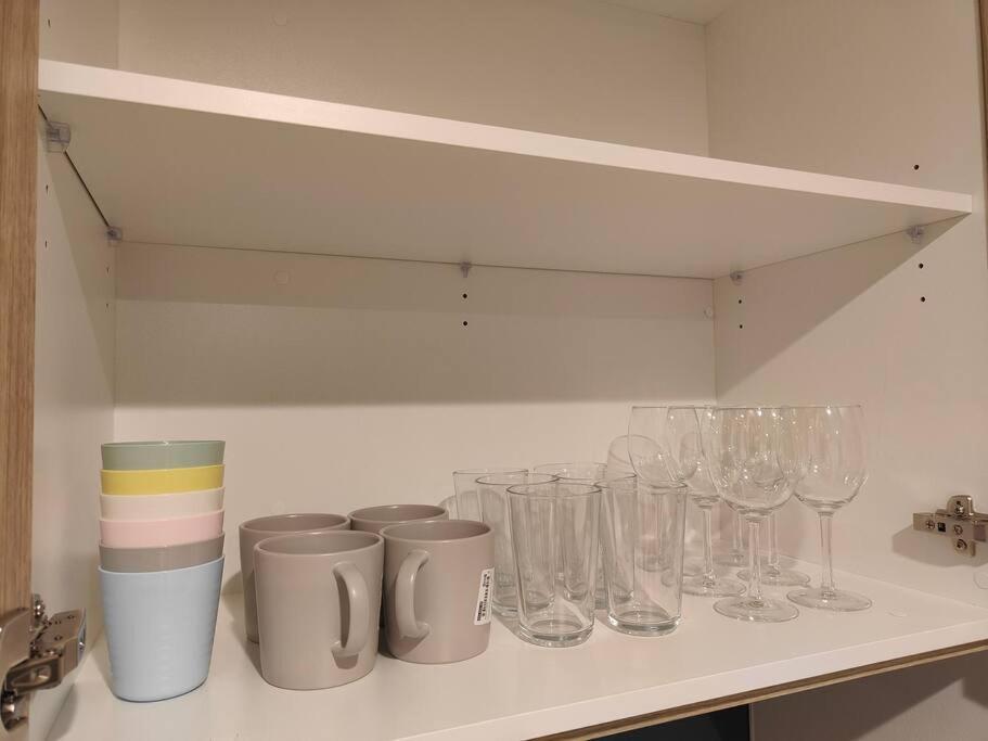 Apartment Brand New 2b1b Apt @ Inner North Of *