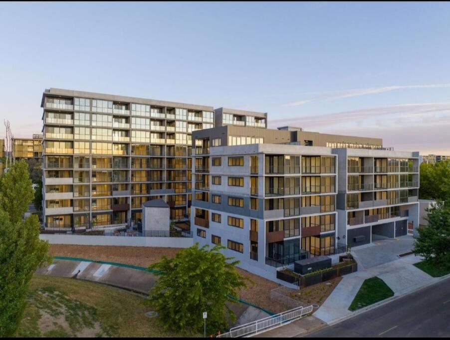 Brand New 2b1b Apt @ Inner North Of