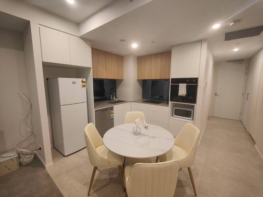 Brand New 2b1b Apt @ Inner North Of * Canberra