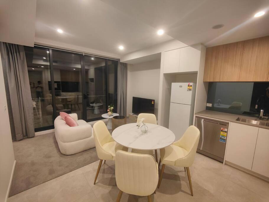 Brand New 2b1b Apt @ Inner North Of Apartment Canberra