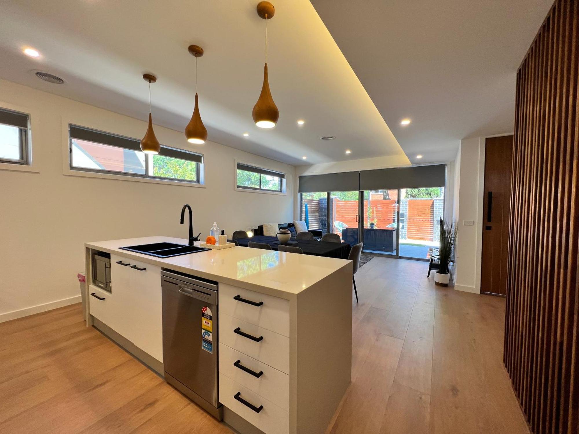Stunning Dickson Luxe 3br 2bath Double Garage Wifi Brand New * Canberra