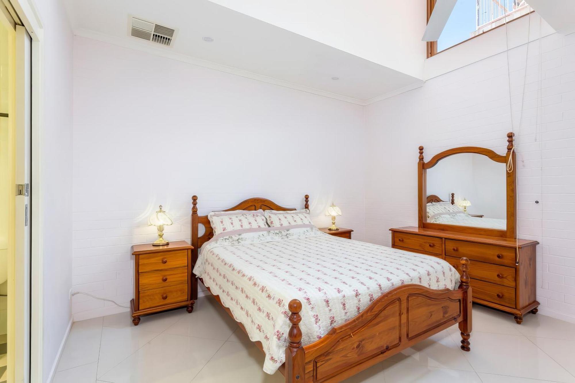 Tuggeranong Short #06c - Sleeps 6 Apartment Canberra