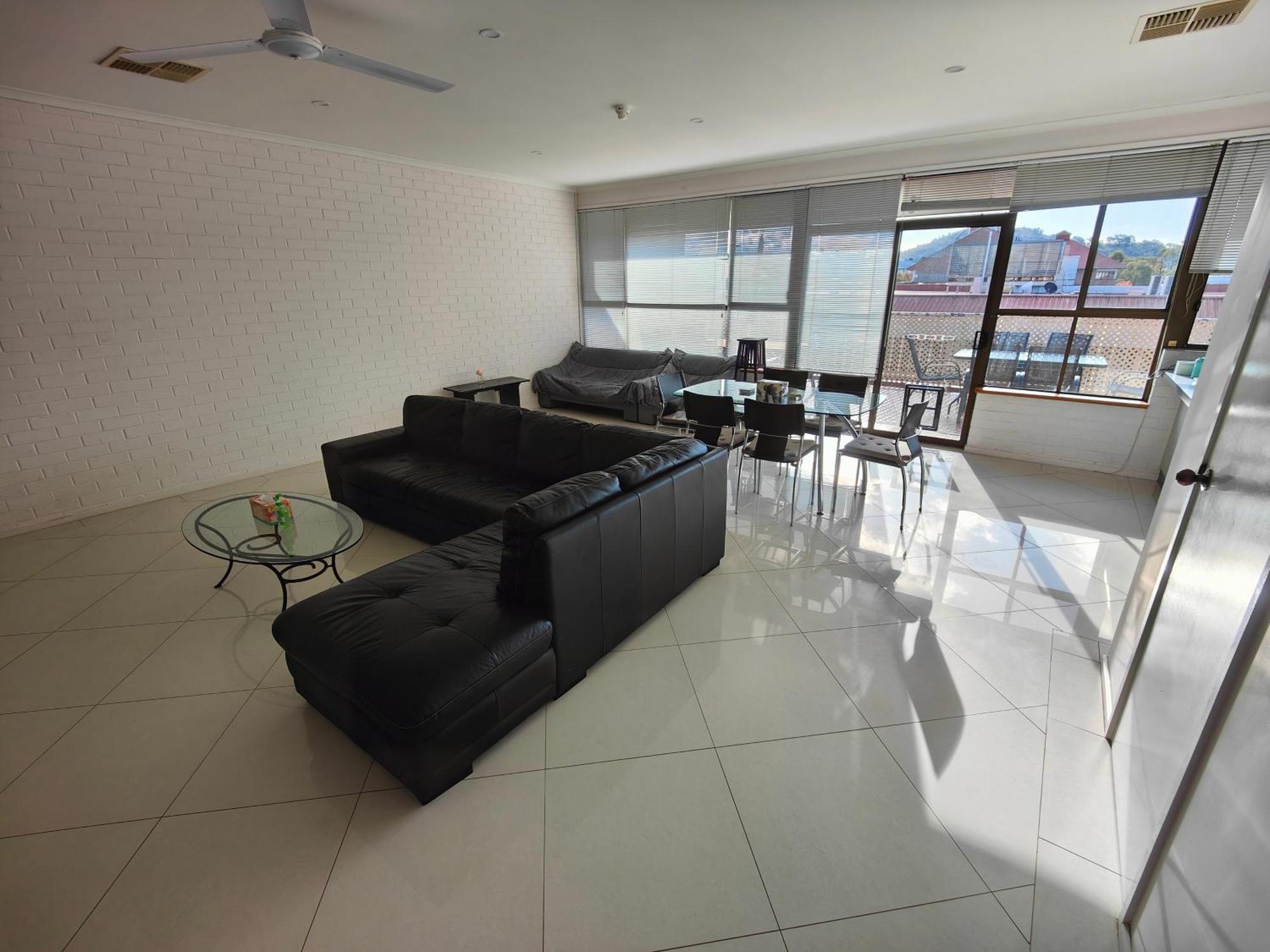 Apartment Tuggeranong Short #06c - Sleeps 6 *