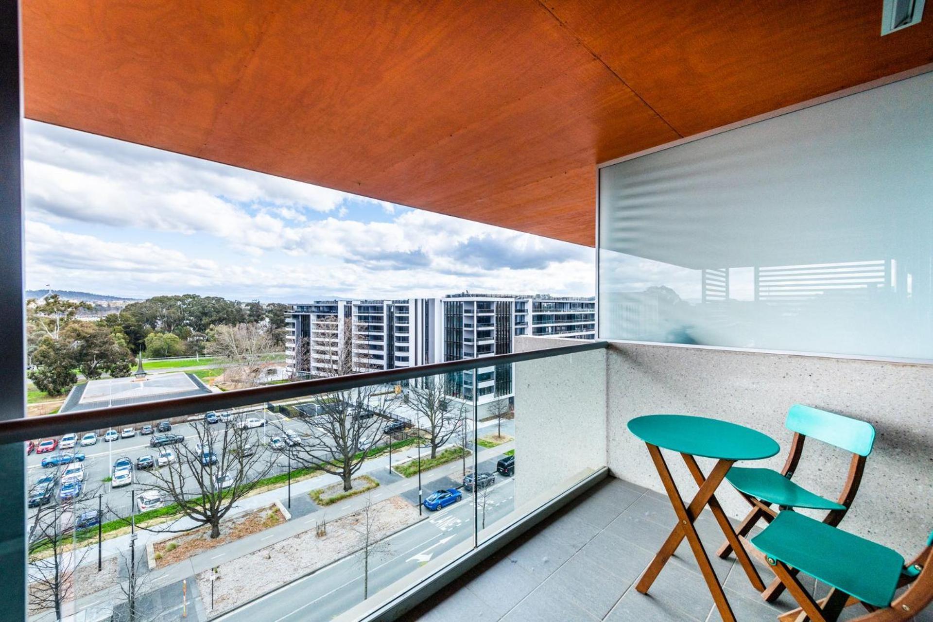 Jamieson - Lakeview Apartment