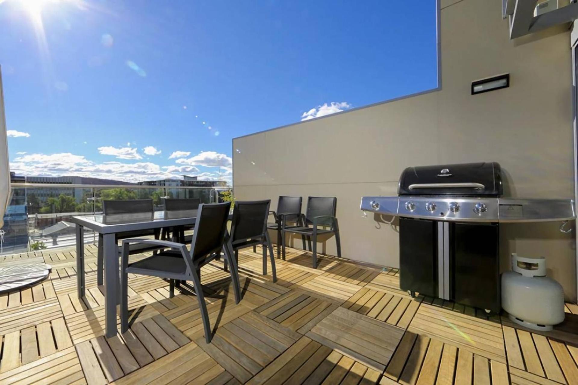 Mode 220 Braddon Act Apartment